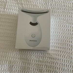 Blumene Facial Massager in White